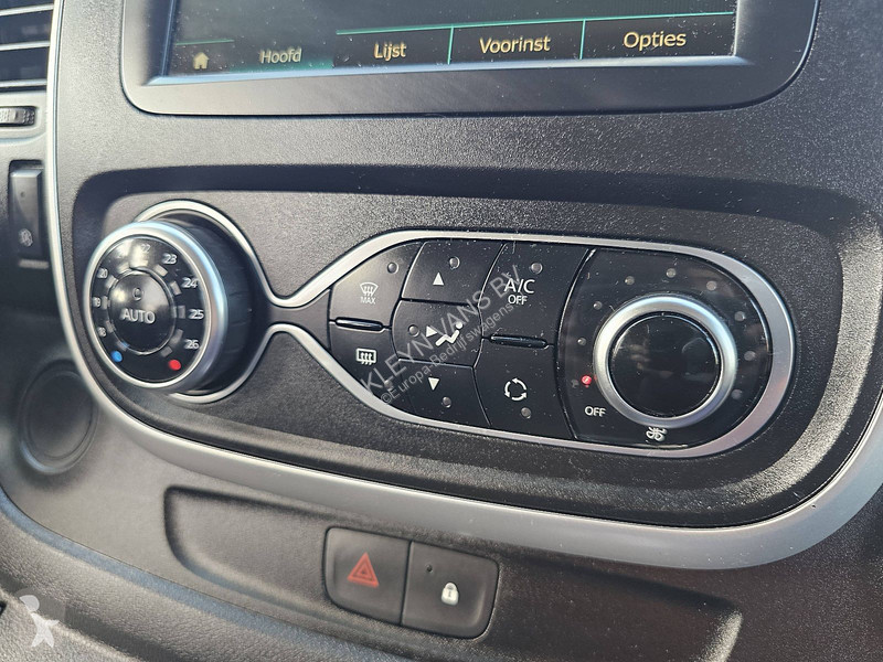 Véhicule utilitaire Renault 2.0 DCI ac...