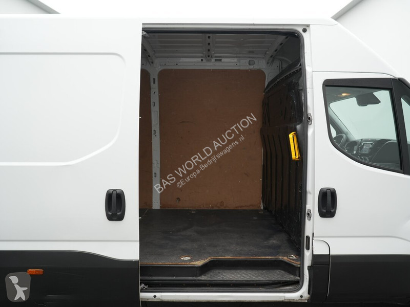 Veicolo commerciale Iveco 35S14