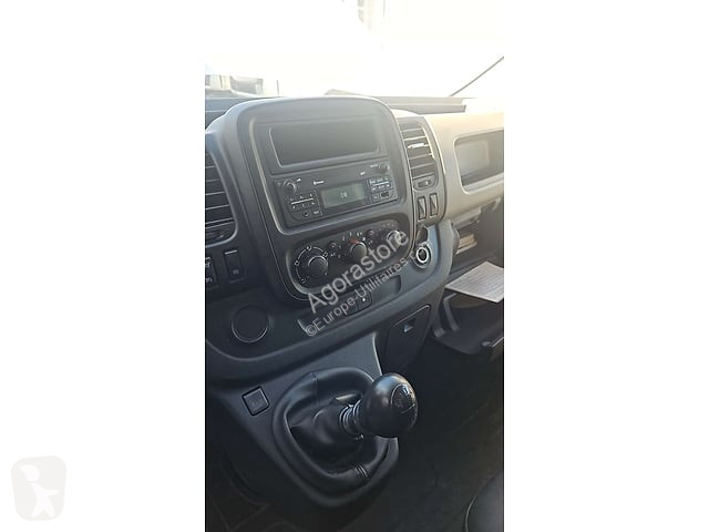 Véhicule utilitaire Renault TRAFIC