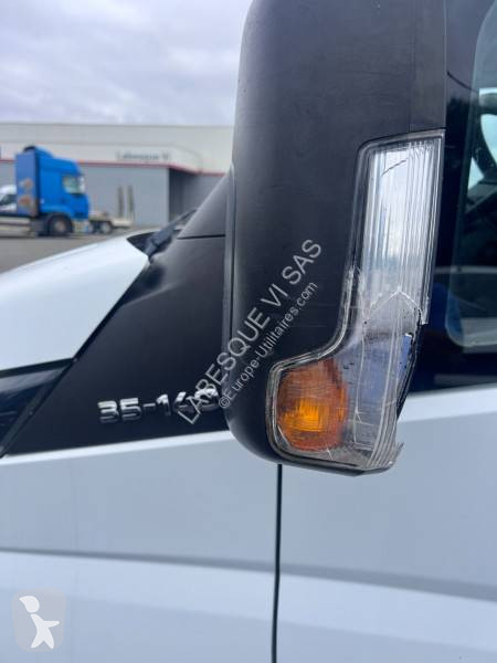 Véhicule utilitaire Iveco 35C14
