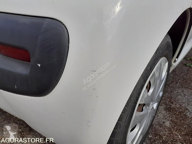Коммерческий автомобиль