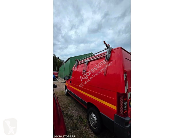 Коммерческий автомобиль