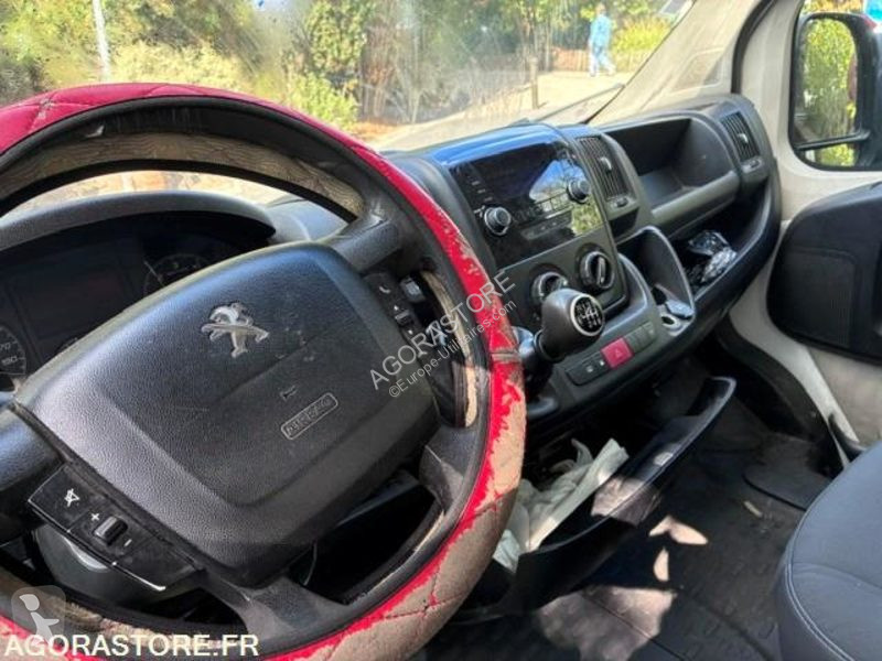Samochód dostawczy Peugeot BOXER