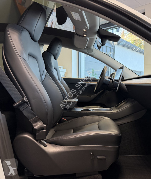 Véhicule utilitaire Tesla MODEL Y / A PARTIR DE...