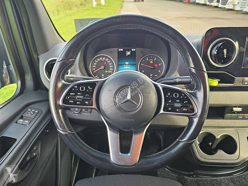 Autoutilitară Mercedes 319 L2H2 V6 3,5trekhaak