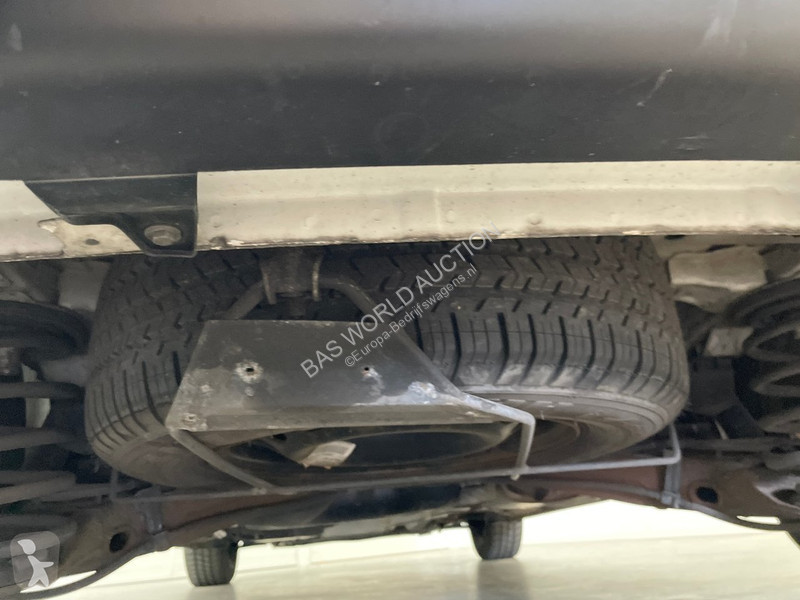 عربة نفعية Peugeot 1.5 BlueHDI 100 Compact Premium