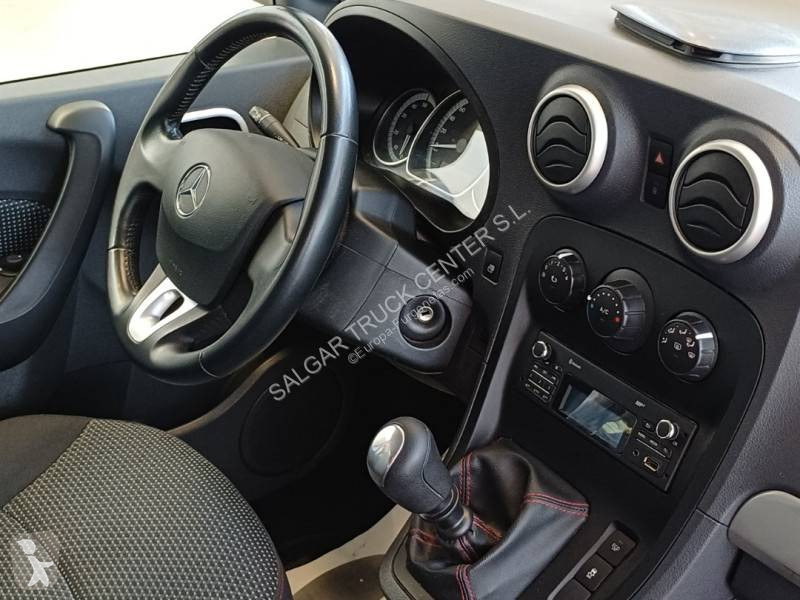 عربة نفعية Mercedes