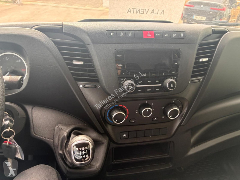 عربة نفعية Iveco  35S16V