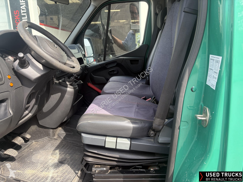 عربة نفعية Renault