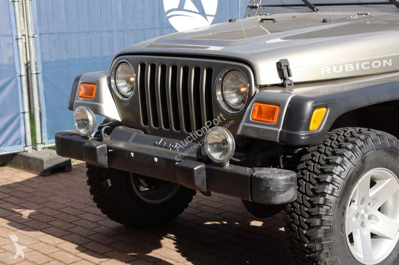 عربة نفعية Jeep