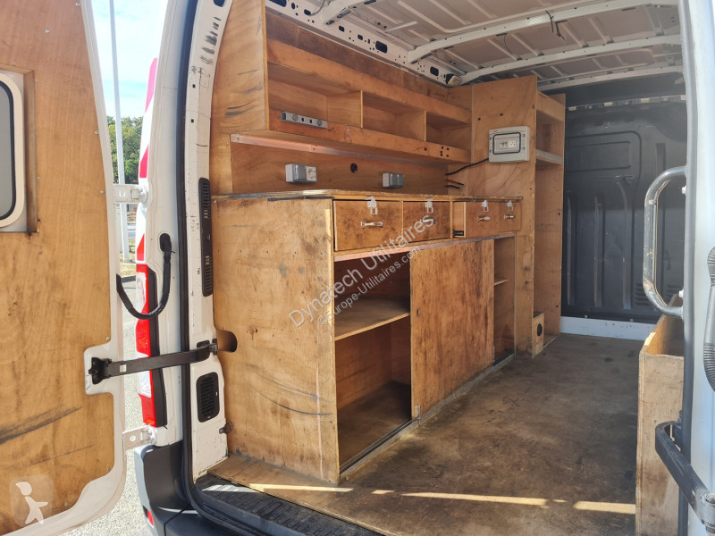 Véhicule utilitaire Renault MASTER III FG F3500...