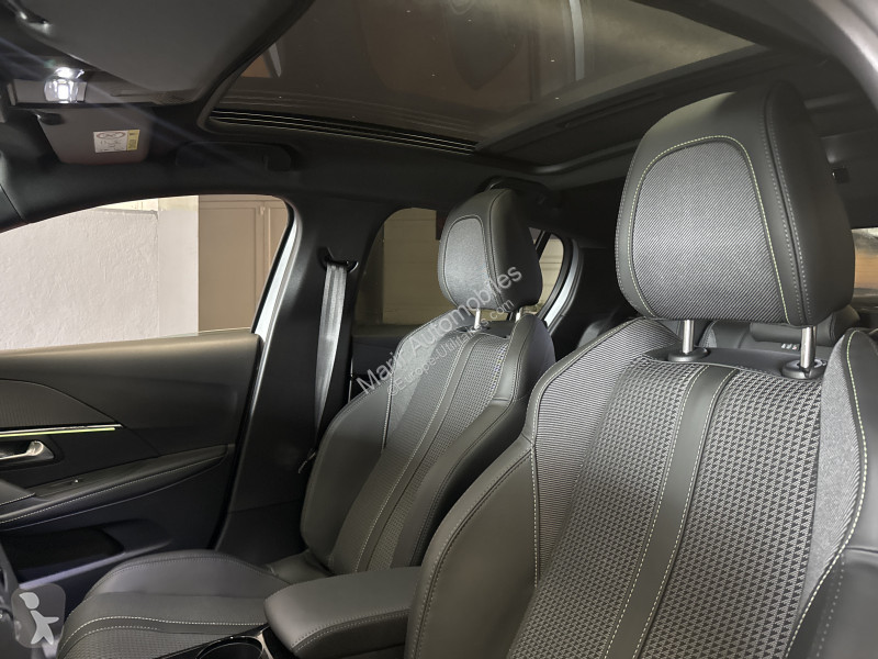 Véhicule utilitaire Peugeot 208