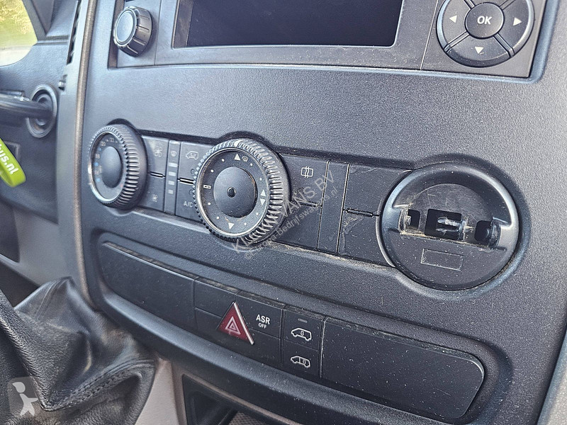 عربة نفعية Mercedes 213