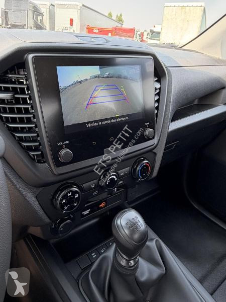 Véhicule utilitaire Isuzu 2.2L SPACE B-STRONG