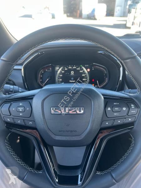 Véhicule utilitaire Isuzu N60 SPACE NITROSPORT