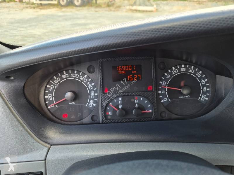 Véhicule utilitaire Iveco 35C12