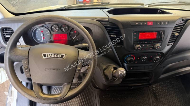 Véhicule utilitaire Iveco 35C15