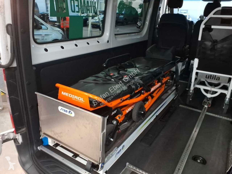 Véhicule utilitaire Mercedes 215 CDI 9G...