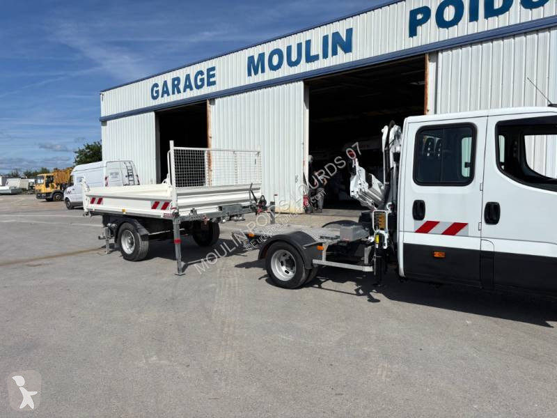 Véhicule utilitaire Iveco 35C18