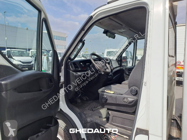 Véhicule utilitaire Iveco DAILY 35C12 BOX...
