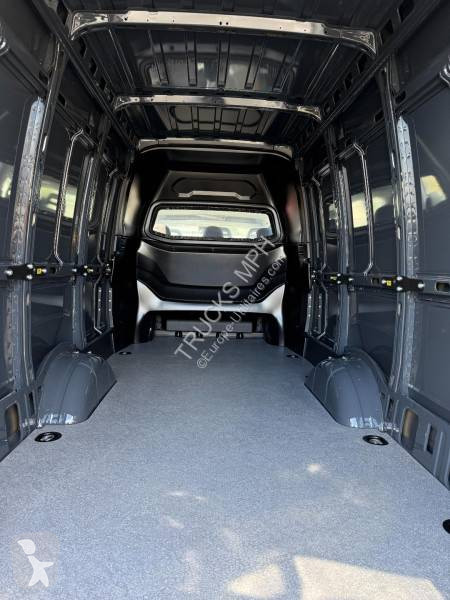 Véhicule utilitaire Iveco