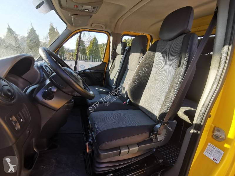 Véhicule utilitaire Renault 2.3 DCI 125