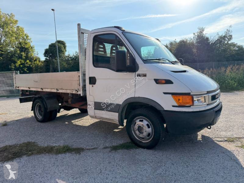 Véhicule utilitaire Iveco 35C09