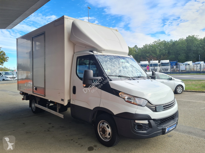 Véhicule utilitaire Iveco DAILY CCB 35C14 D...
