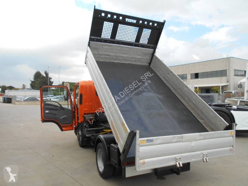 Véhicule utilitaire Isuzu