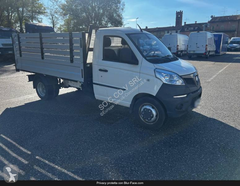 Véhicule utilitaire Piaggio NP6