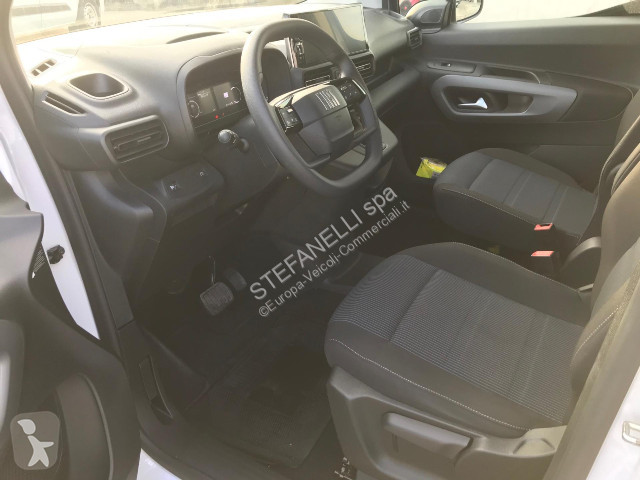 Véhicule utilitaire Fiat Doblo van d.cab XL 1.5...