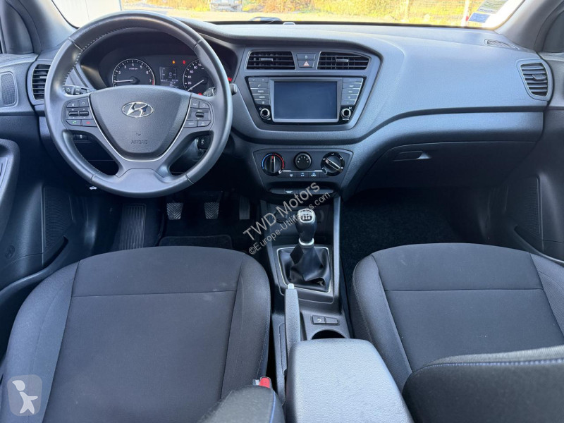 Véhicule utilitaire Hyundai i20 1.2i - 84 II...