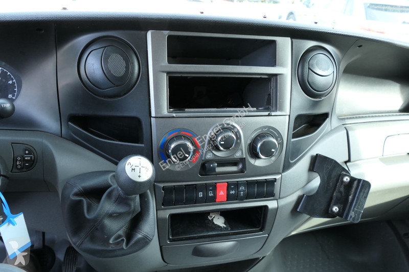Iveco Daily 35 S11 C30C AUTOMATIK KAMERA Regale...