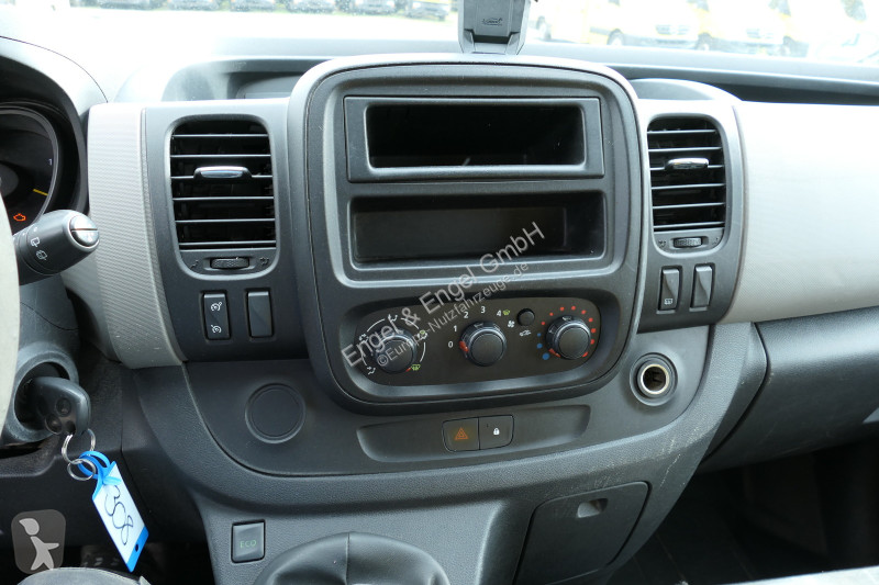 Véhicule utilitaire Renault Trafic 1,6 dCi L1H1...