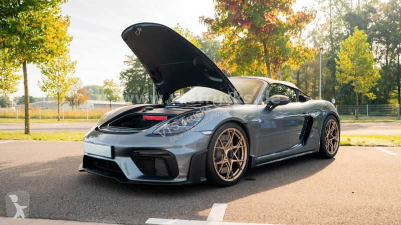 Véhicule utilitaire Porsche 718 Spyder RS I...