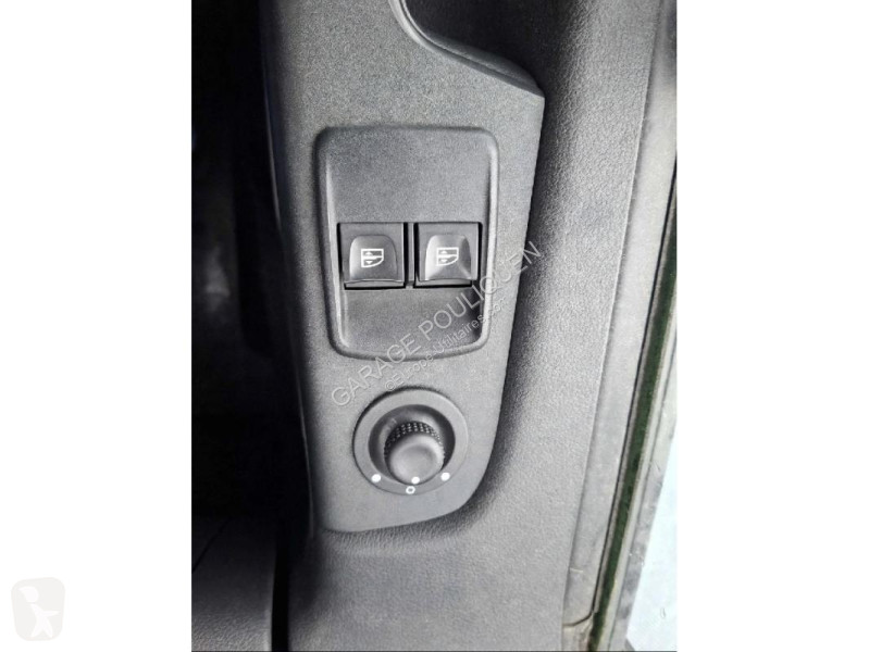 Véhicule utilitaire Renault FGN 2.0 DCI 120...