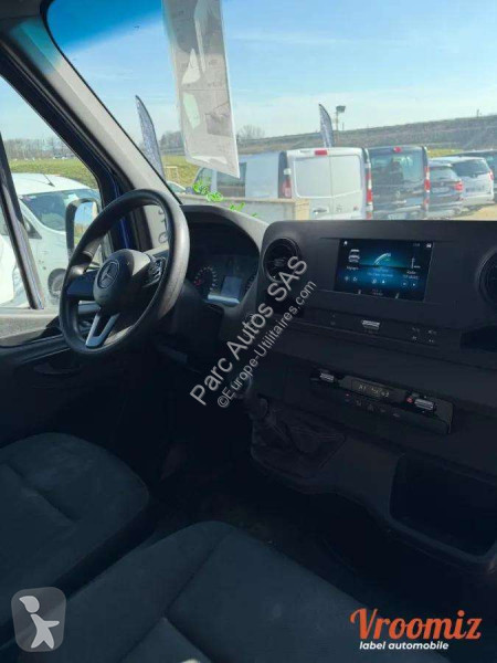 Mercedes  van