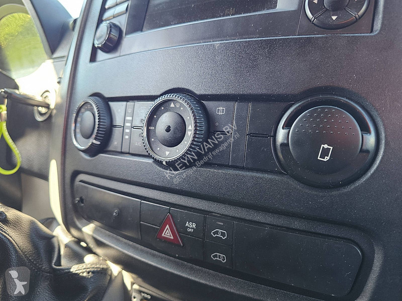 Véhicule utilitaire Mercedes 516 L2H2...