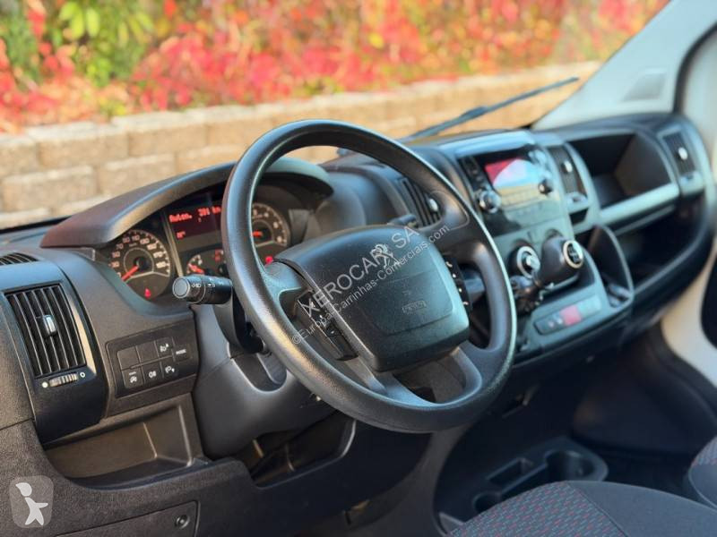 Véhicule utilitaire Peugeot
