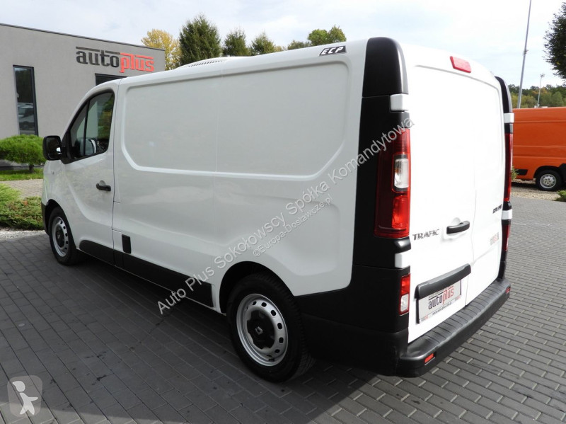 Véhicule utilitaire Renault  TRAFIC