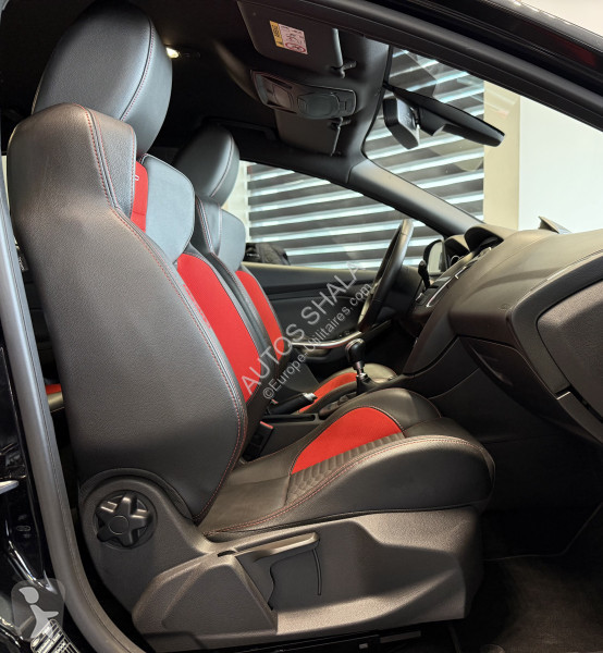 Véhicule utilitaire Ford FOCUS 2.0 ECOBOOST...