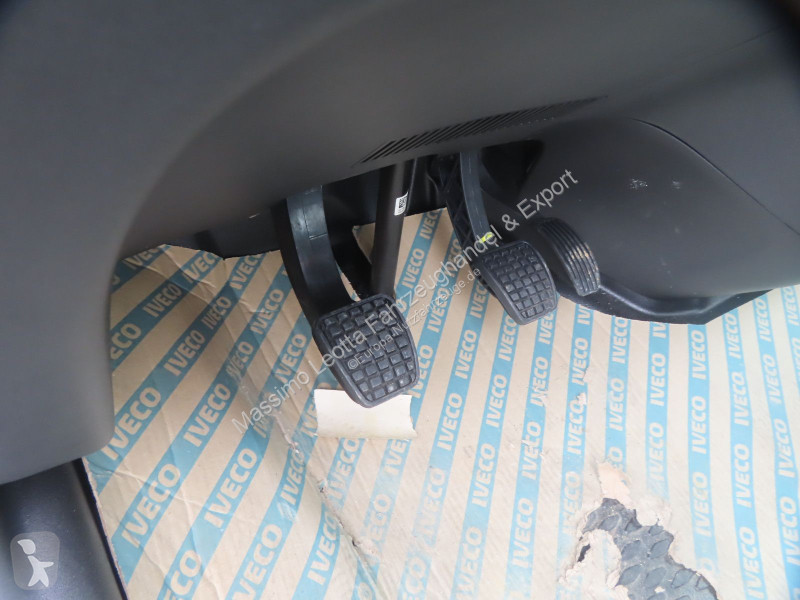 Véhicule utilitaire Iveco 35C14 Doka 2,3 FZ.172
