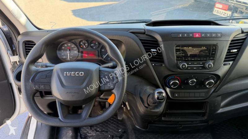 Véhicule utilitaire Iveco 35C16