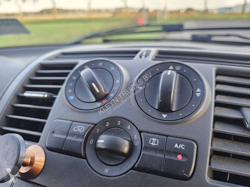 Véhicule utilitaire Mercedes 116 Kompakt 4x4 ac...