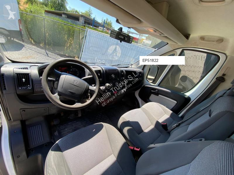 Véhicule utilitaire Peugeot