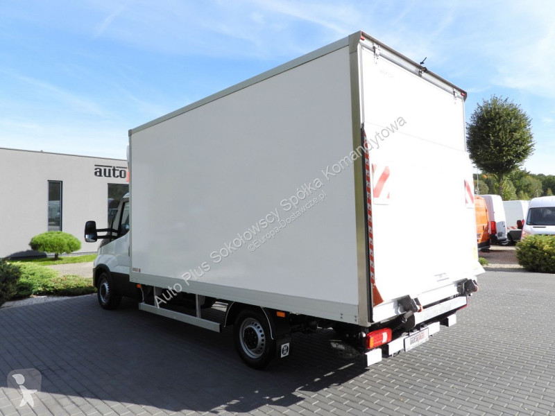 Véhicule utilitaire Iveco 35S16 DAILY