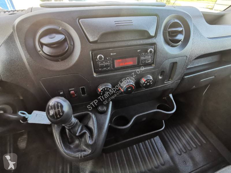 Véhicule utilitaire Renault 2.3 DCI 125