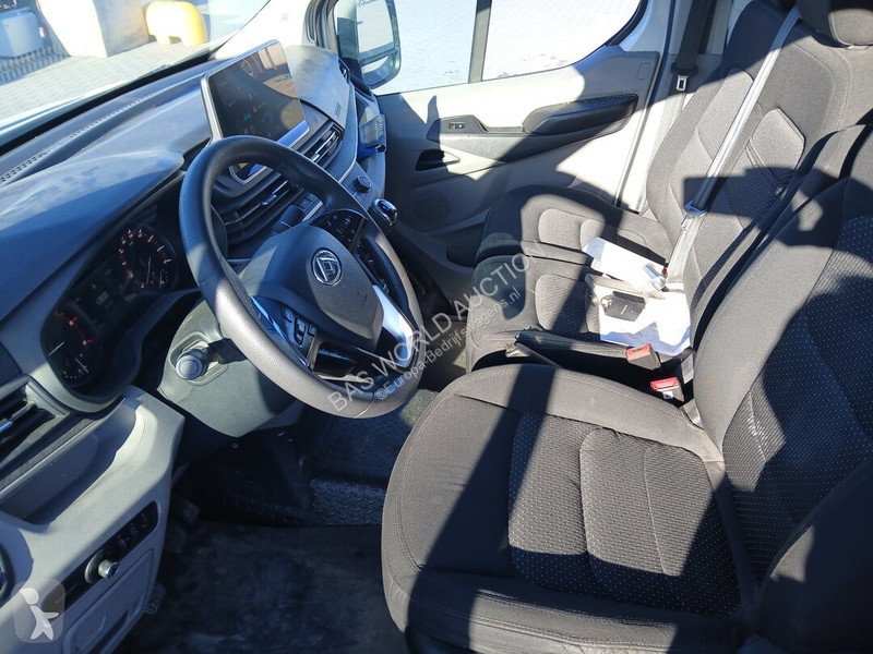 Véhicule utilitaire Maxus 9