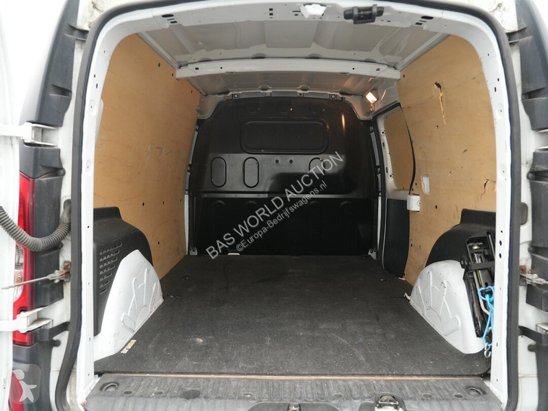 Véhicule utilitaire Mercedes 111 CDI