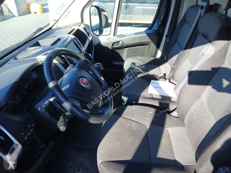 Véhicule utilitaire Fiat 120PK
